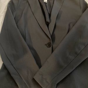 simply styled suit jacket size 10